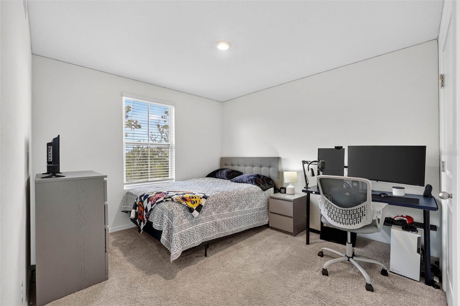 Image 31 of 77 For 832 Longboat Drive