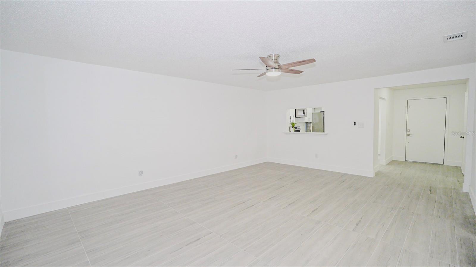 Image 10 of 19 For 4368 Lake Parkway 203