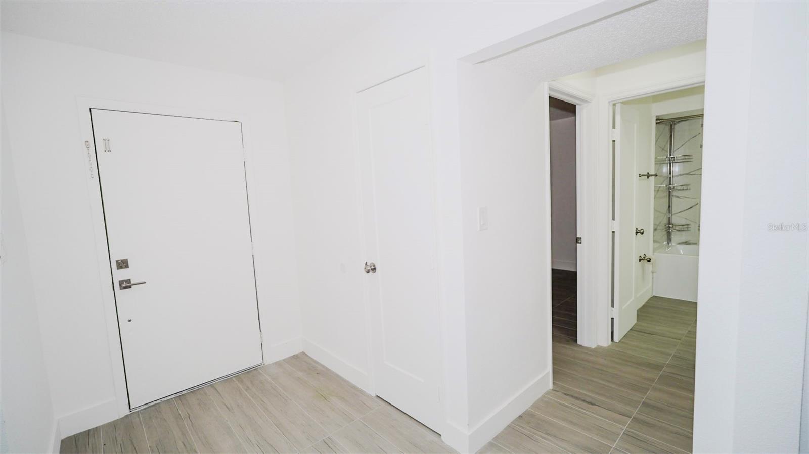 Image 2 of 19 For 4368 Lake Parkway 203