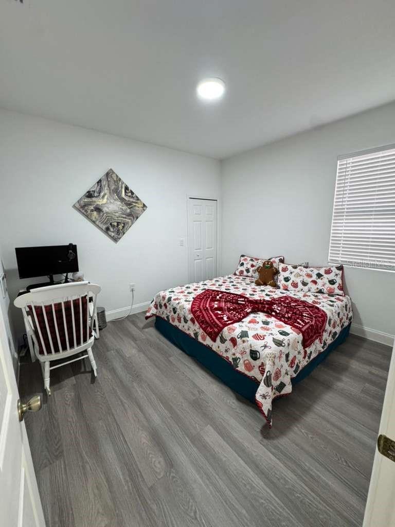 Image 13 of 20 For 407 Ranier Avenue