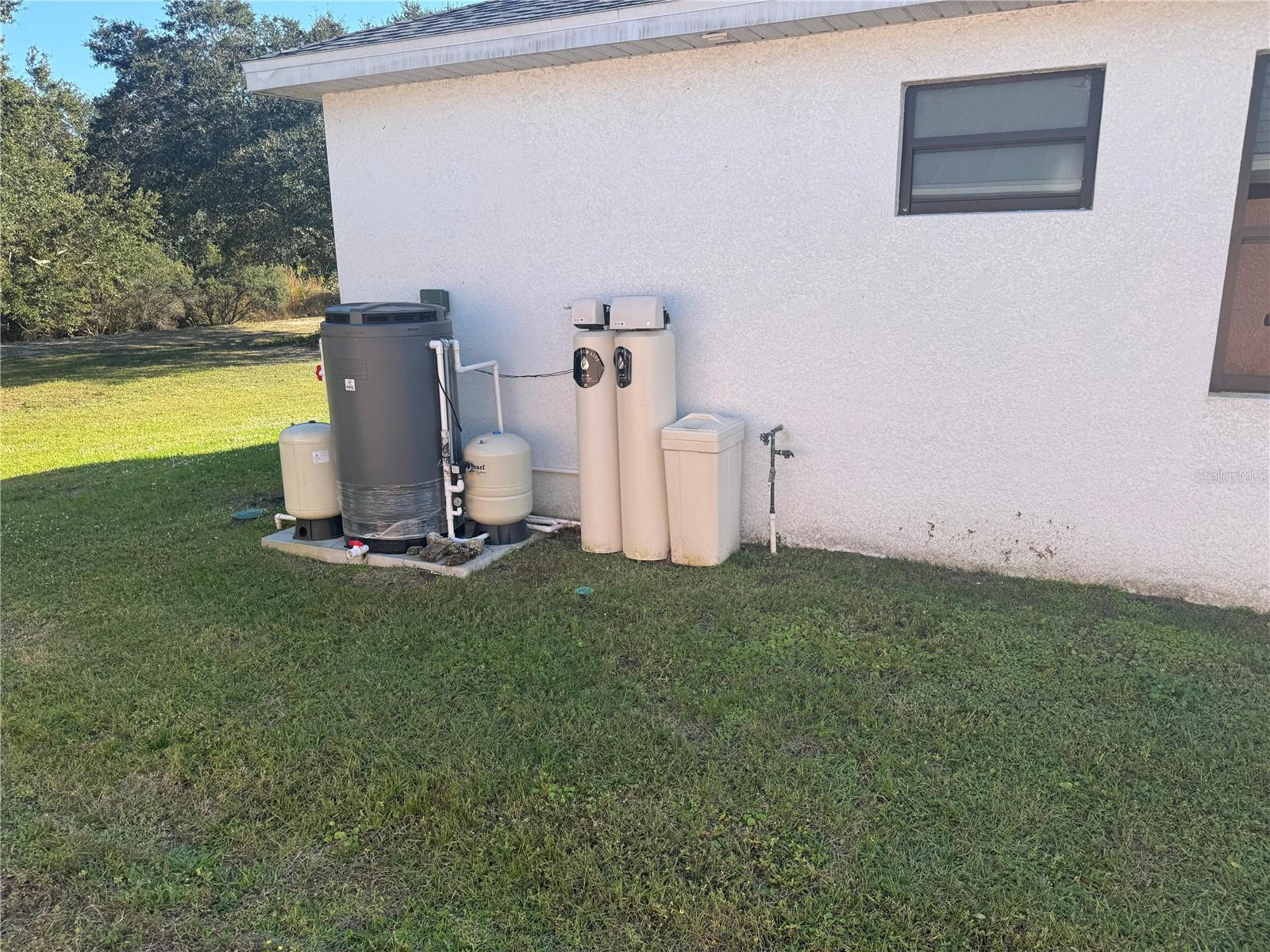 Image 17 of 20 For 407 Ranier Avenue