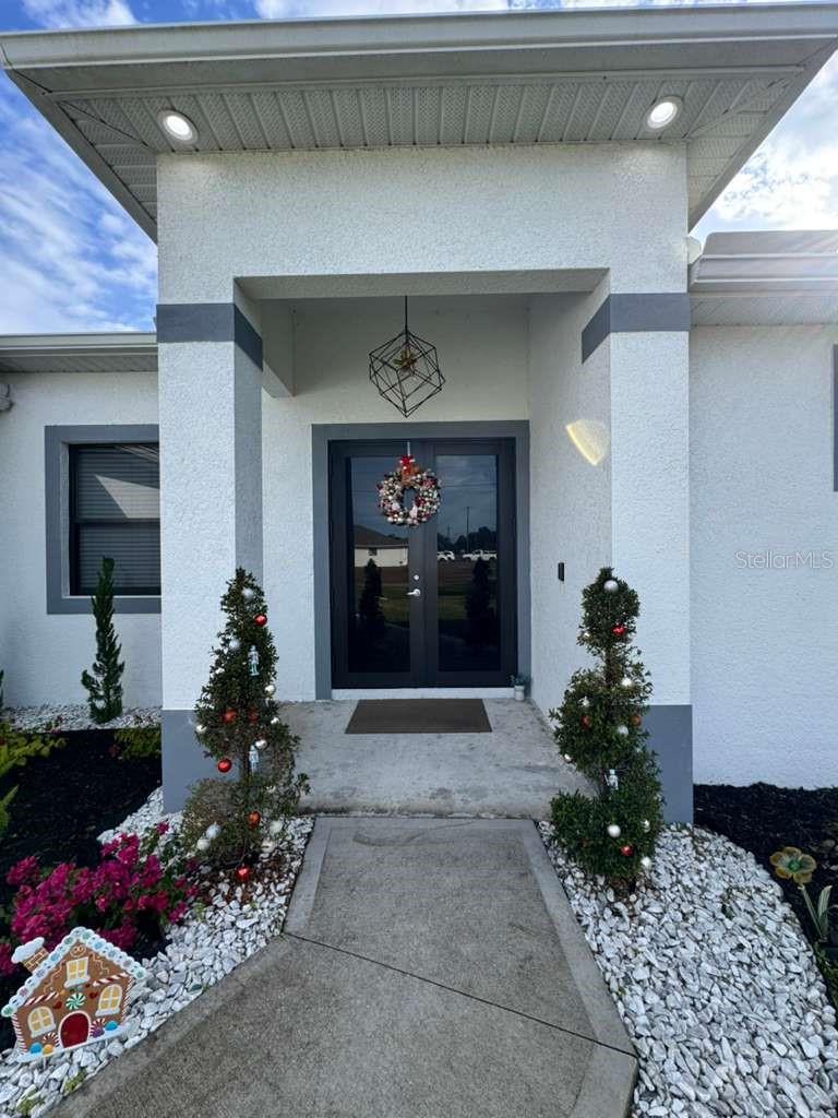 Image 2 of 20 For 407 Ranier Avenue