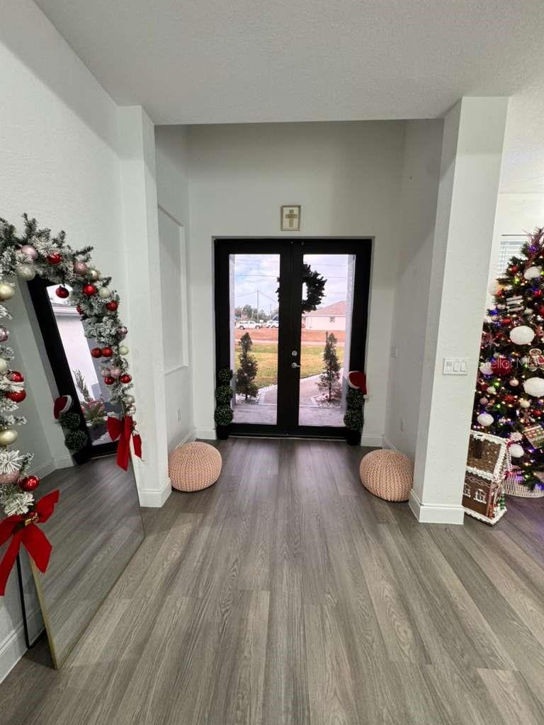 Image 3 of 20 For 407 Ranier Avenue