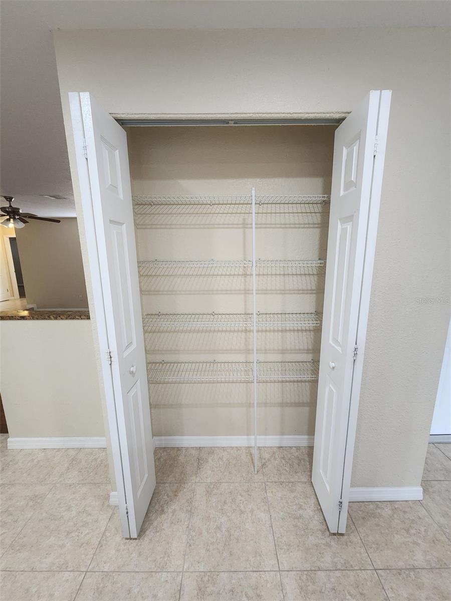 Image 16 of 28 For 942 Kings Post Road