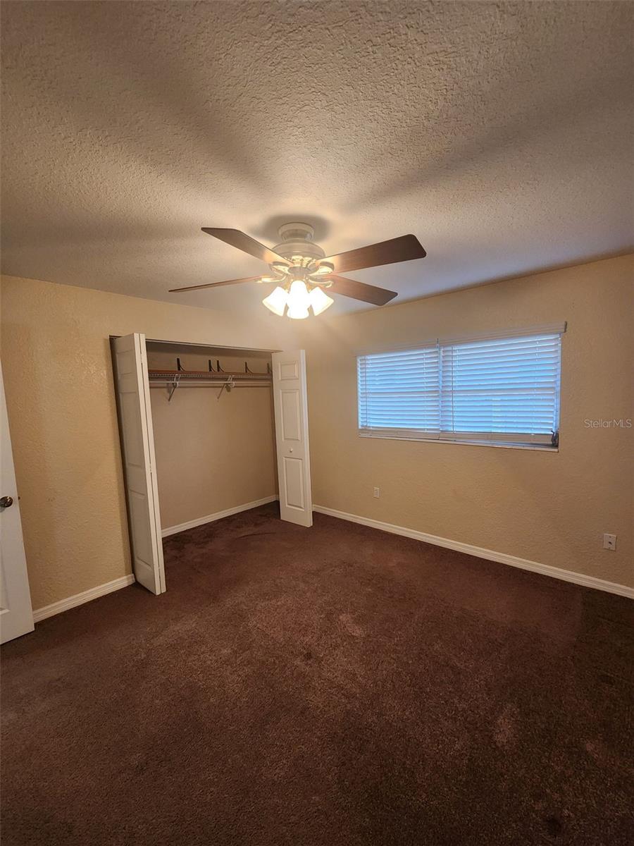 Image 18 of 28 For 942 Kings Post Road