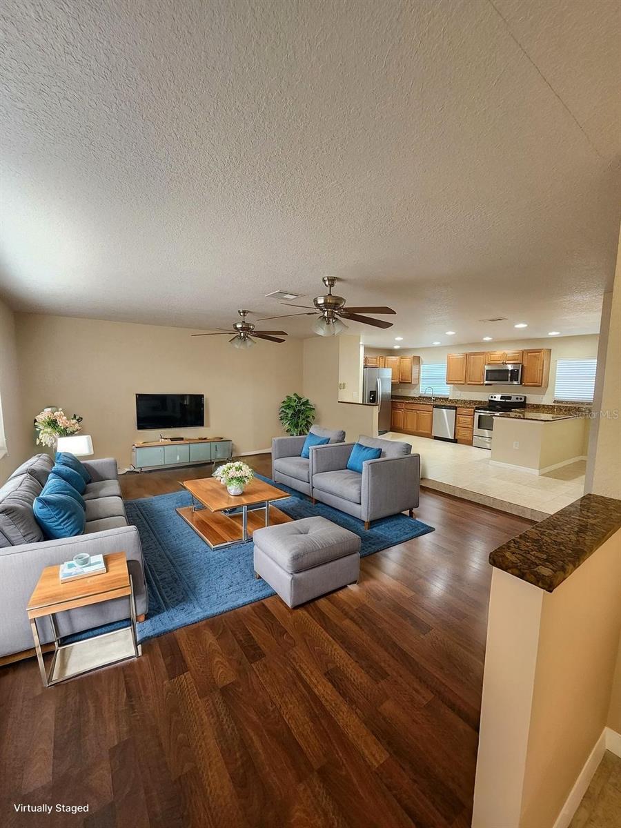 Image 2 of 28 For 942 Kings Post Road