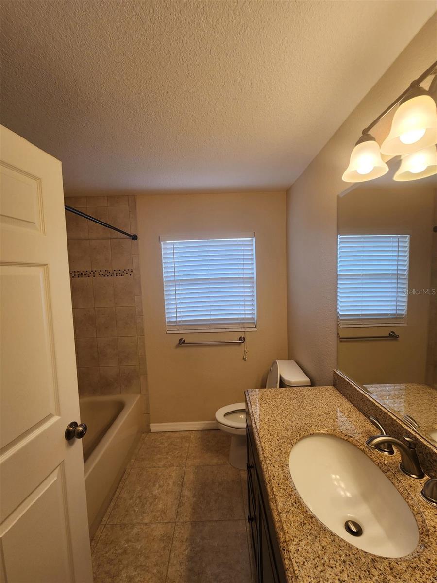 Image 22 of 28 For 942 Kings Post Road