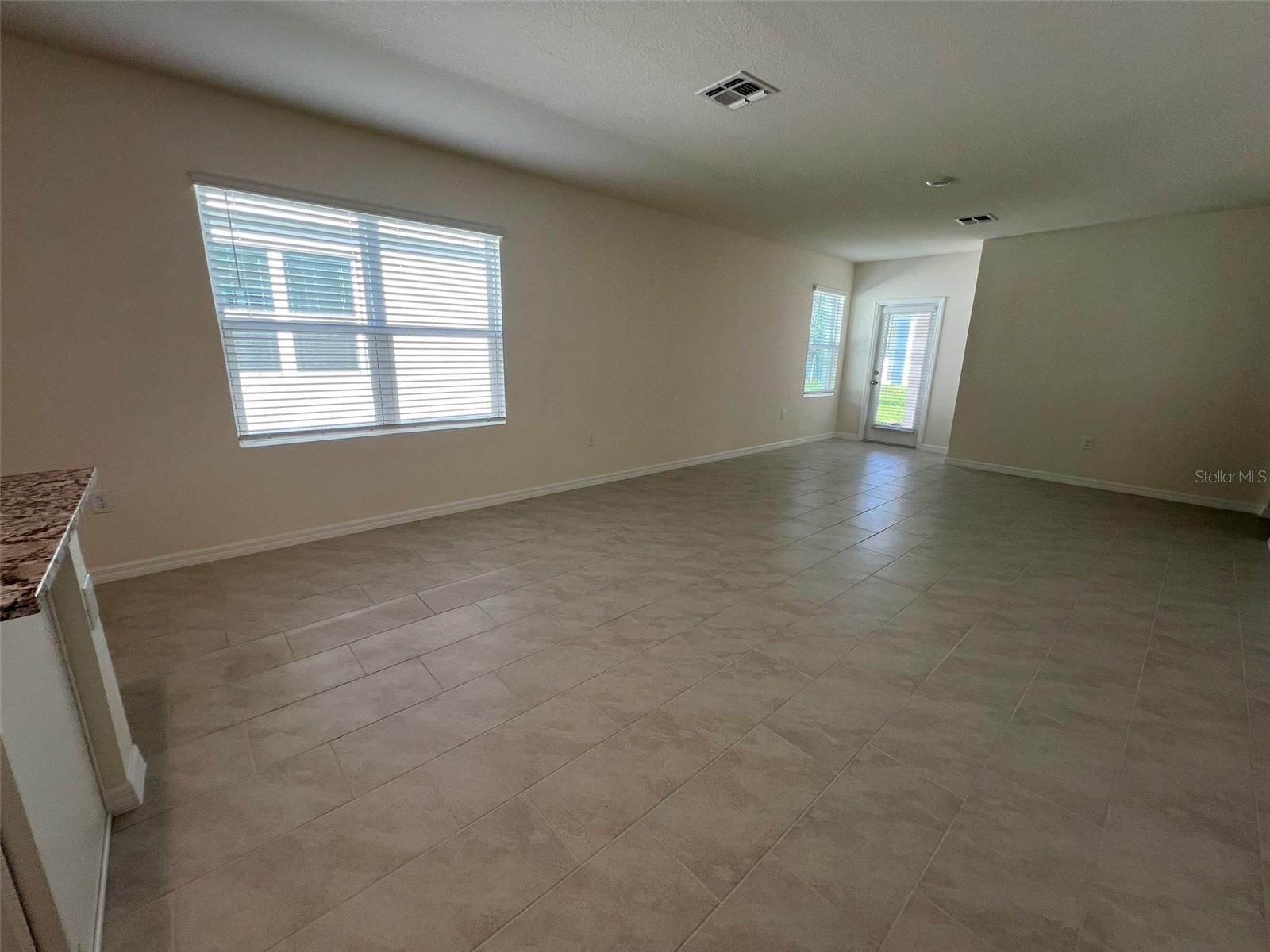 Image 9 of 27 For 1508 Ellesmere Avenue