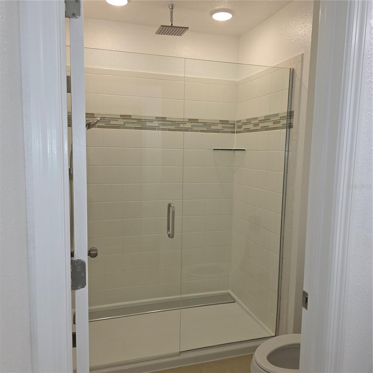 Image 14 of 98 For 943 Anna Place