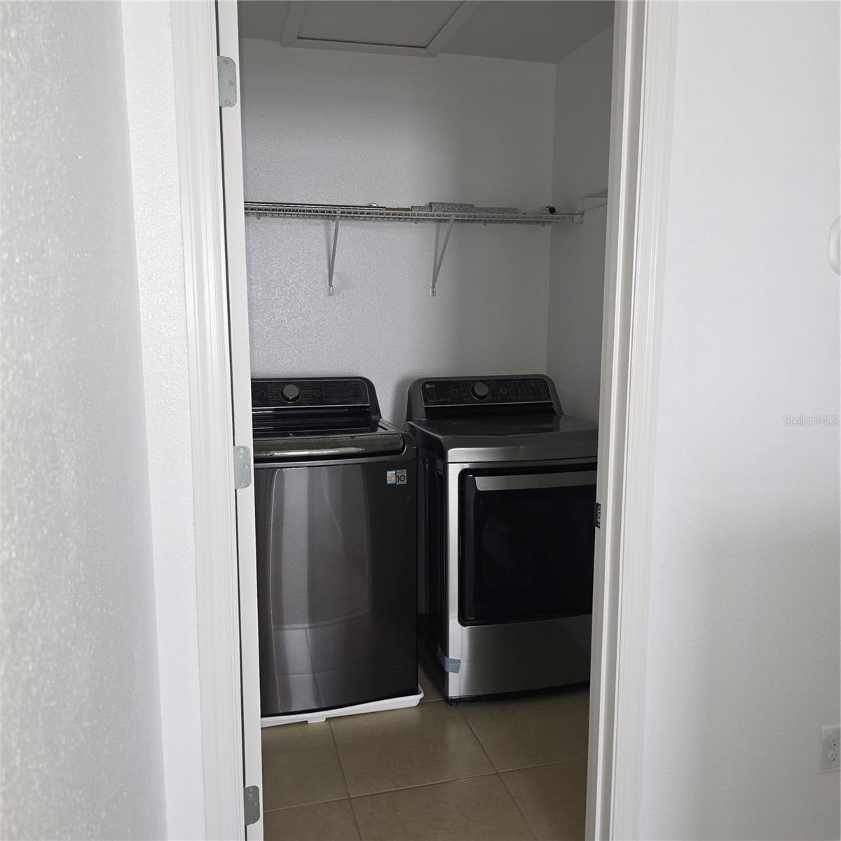 Image 6 of 98 For 943 Anna Place