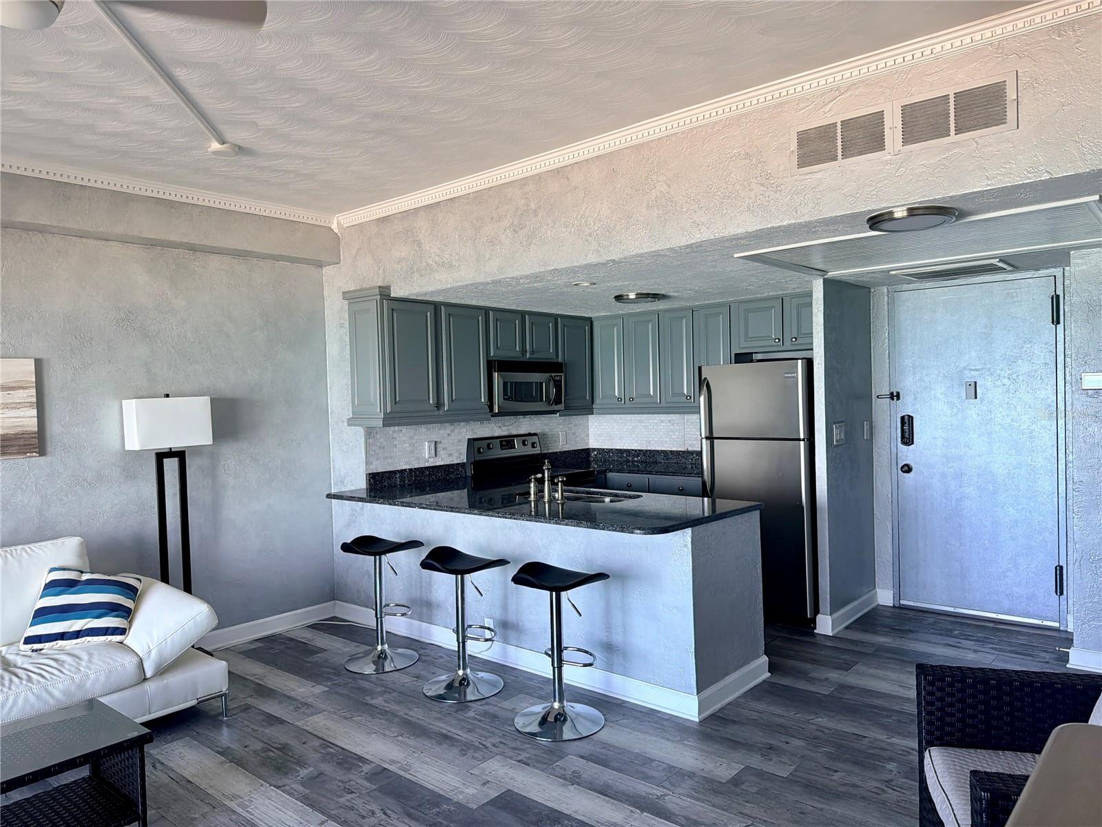 Image 12 of 62 For 880 Mandalay Avenue C501