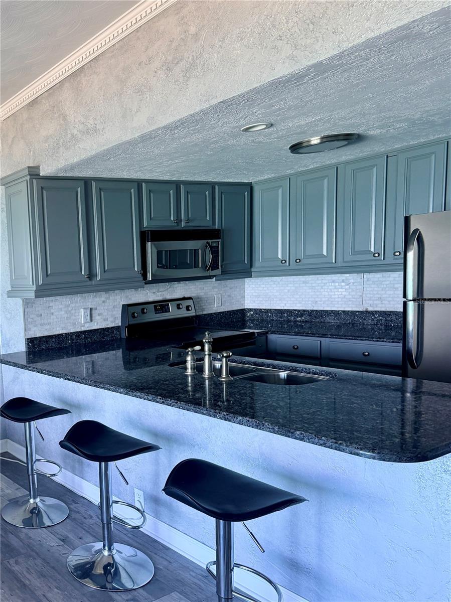 Image 15 of 62 For 880 Mandalay Avenue C501