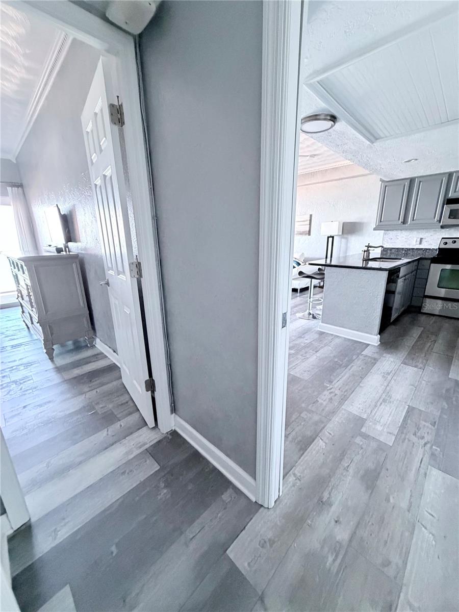 Image 17 of 62 For 880 Mandalay Avenue C501