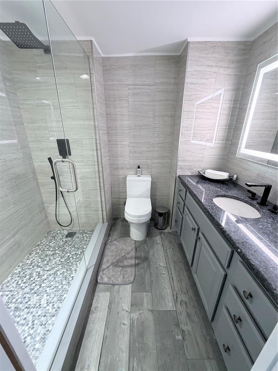 Image 18 of 62 For 880 Mandalay Avenue C501