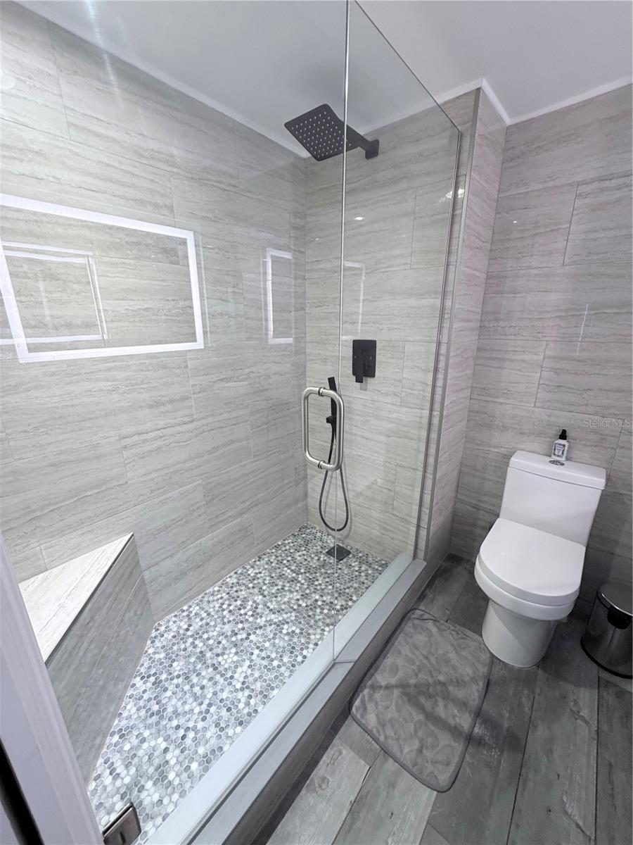 Image 19 of 62 For 880 Mandalay Avenue C501