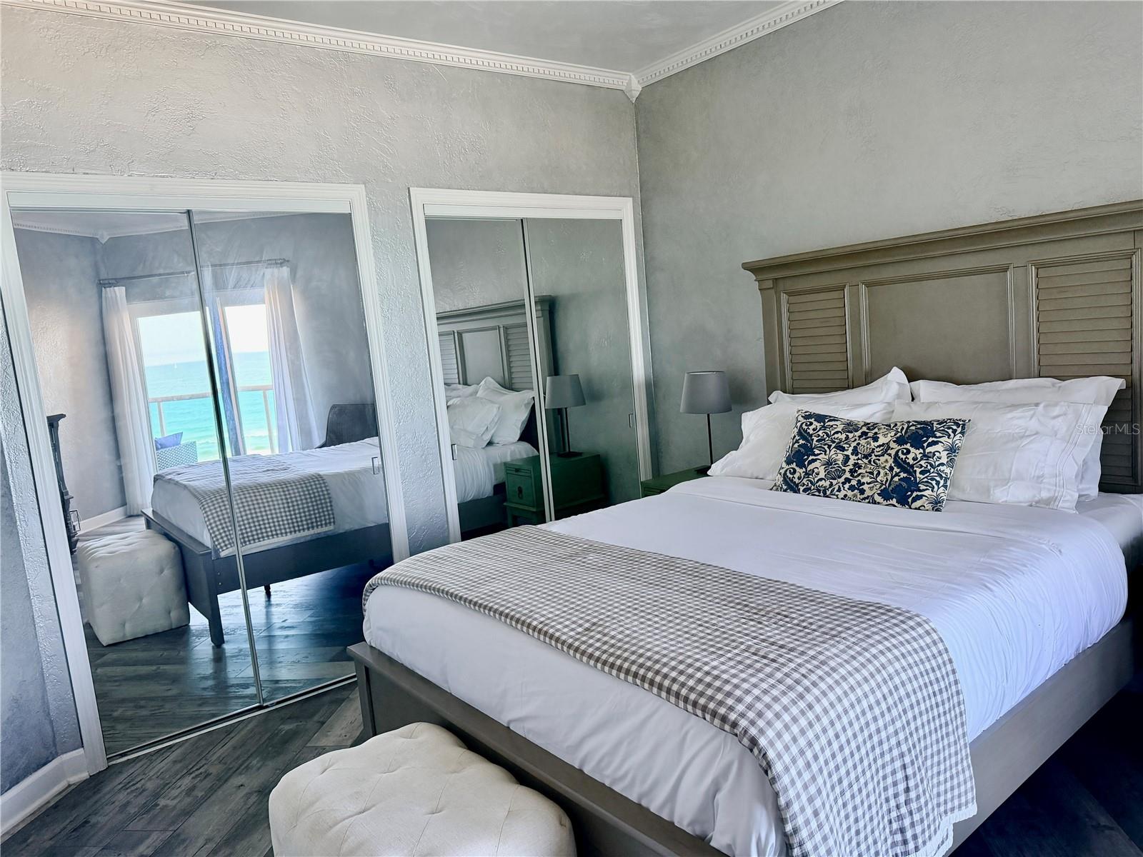 Image 23 of 62 For 880 Mandalay Avenue C501