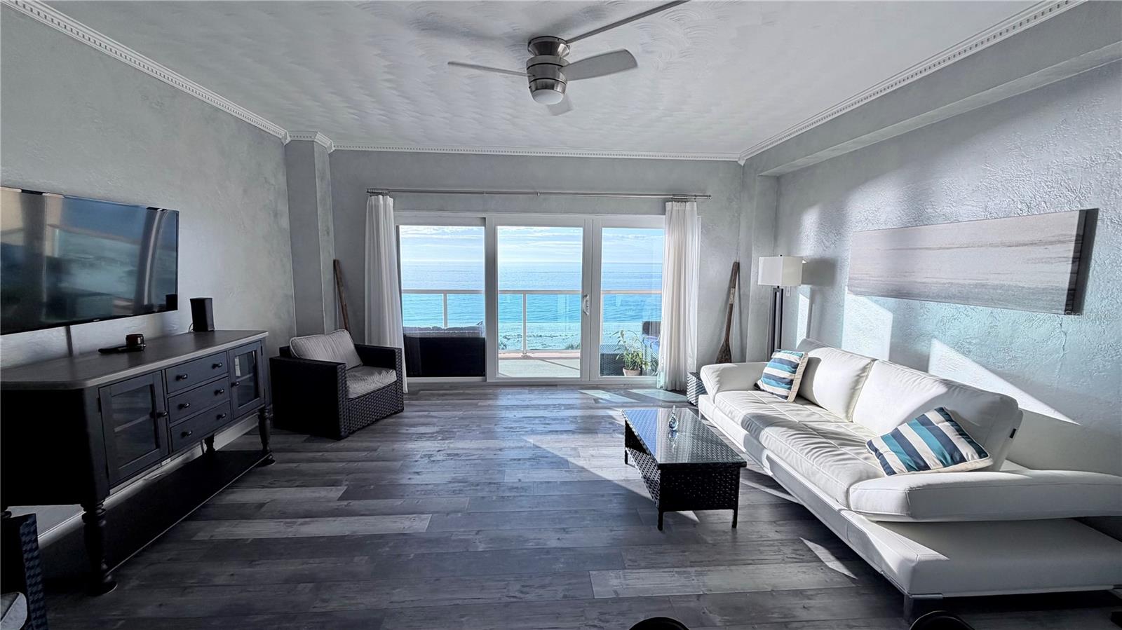 Image 4 of 62 For 880 Mandalay Avenue C501