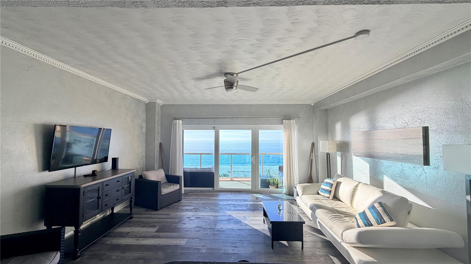 Image 5 of 62 For 880 Mandalay Avenue C501