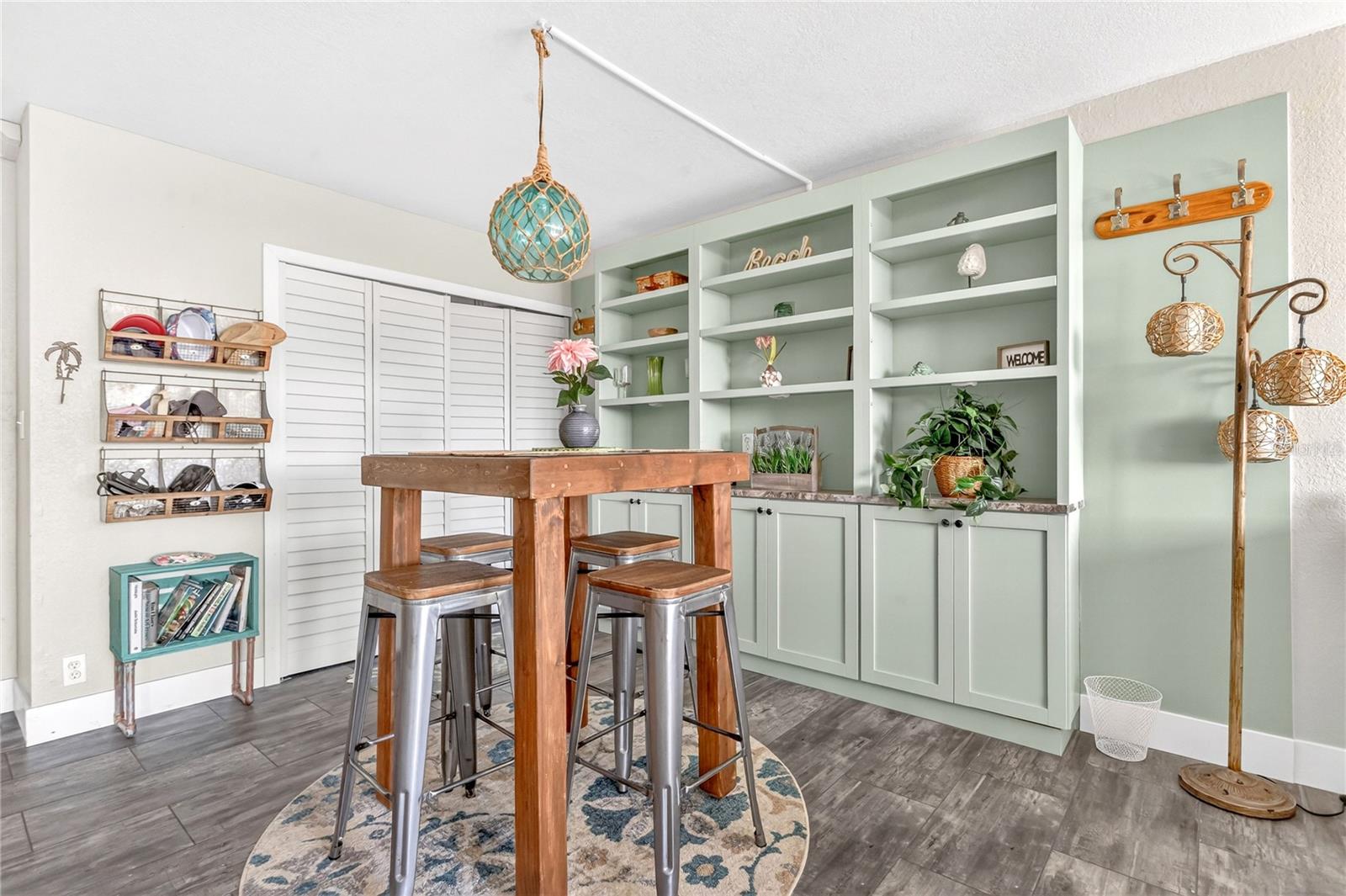 Image 10 of 20 For 255 Dolphin Point 407