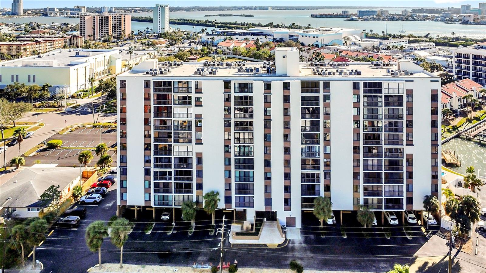 Image 16 of 20 For 255 Dolphin Point 407