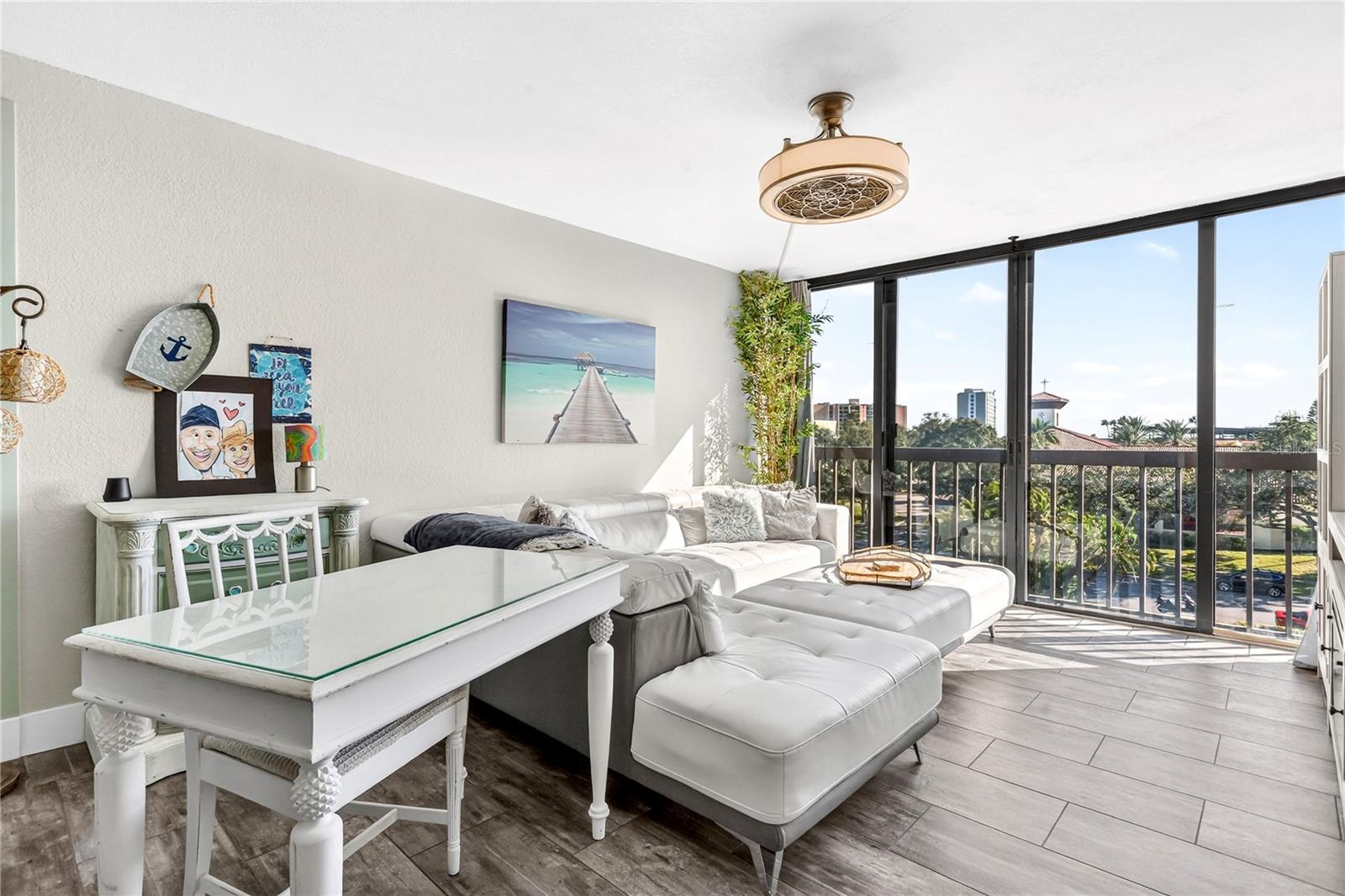 Image 4 of 20 For 255 Dolphin Point 407