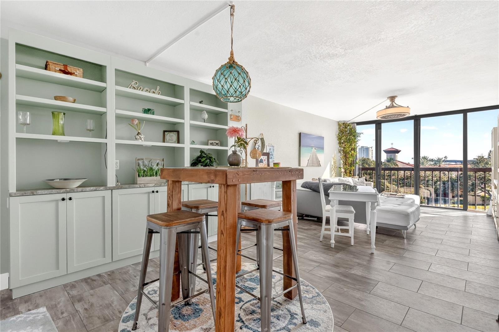 Image 8 of 20 For 255 Dolphin Point 407