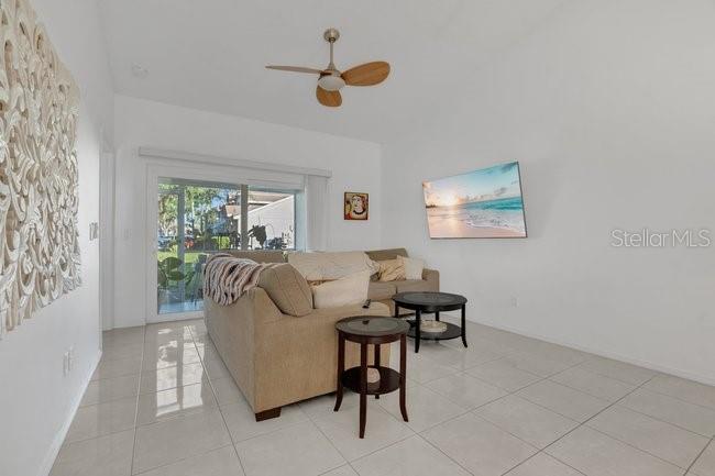 Image 22 of 32 For 14675 Laguna Beach Circle