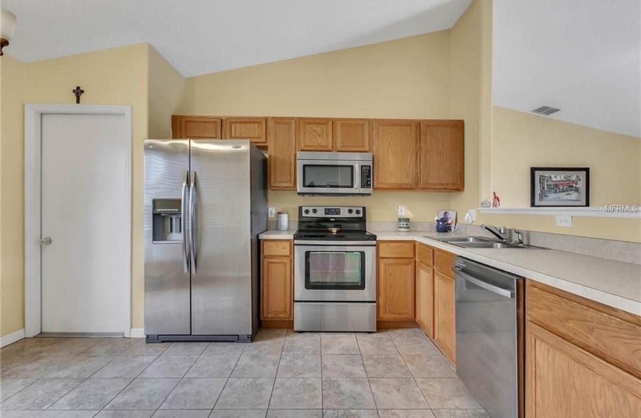 Image 9 of 17 For 4215 Red Bird Avenue