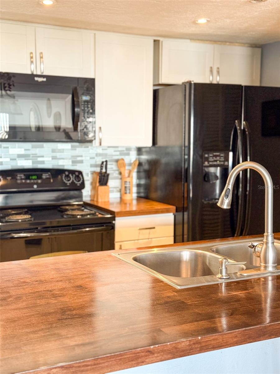 Image 14 of 40 For 2731 Poinciana Boulevard 105