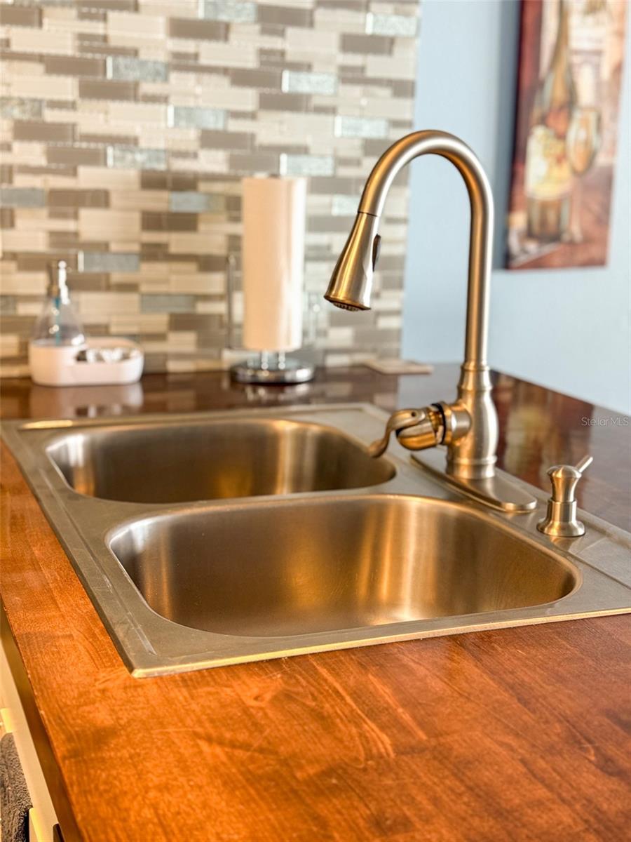 Image 15 of 40 For 2731 Poinciana Boulevard 105