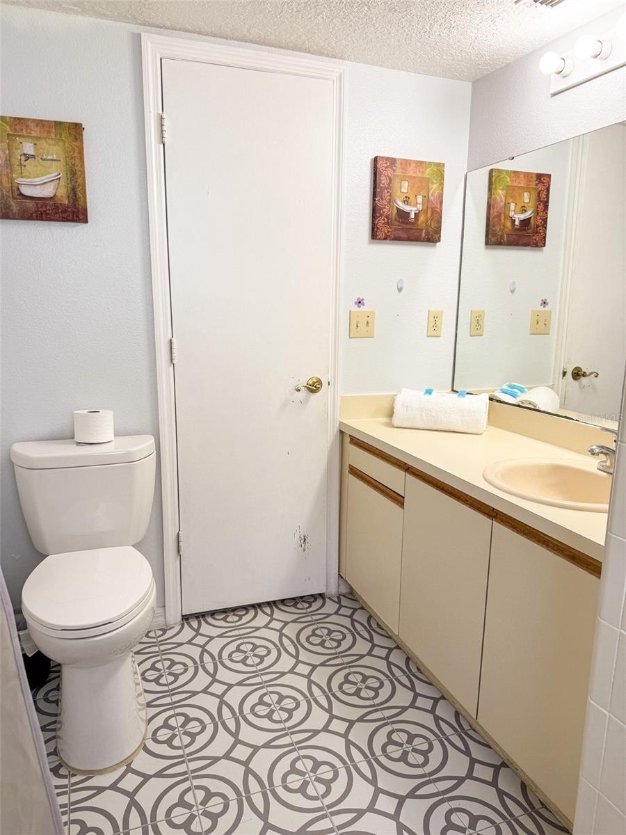 Image 23 of 40 For 2731 Poinciana Boulevard 105