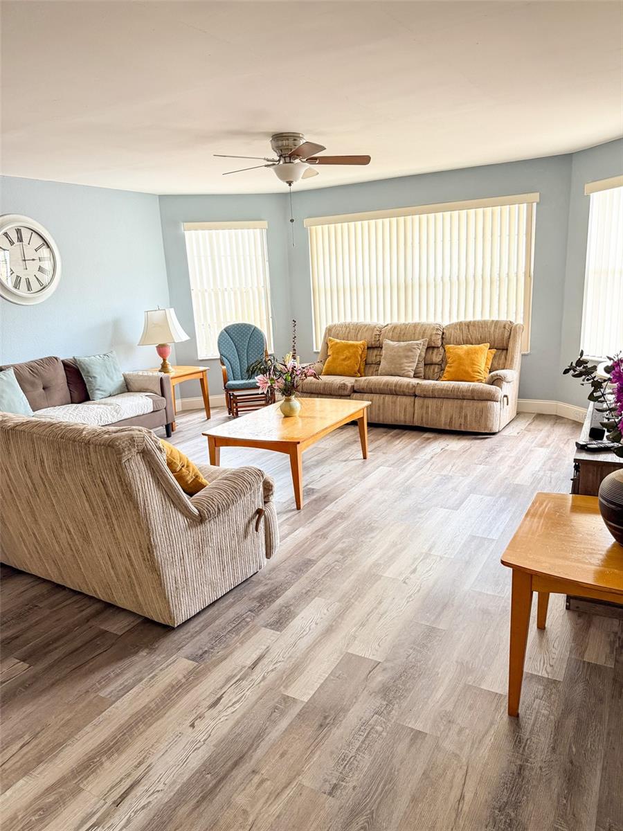 Image 4 of 40 For 2731 Poinciana Boulevard 105