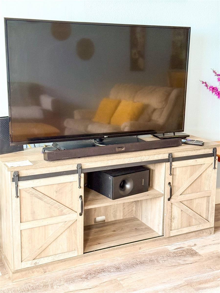 Image 6 of 40 For 2731 Poinciana Boulevard 105