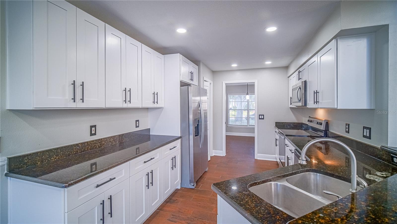 Image 9 of 29 For 1020 Woodsong Way