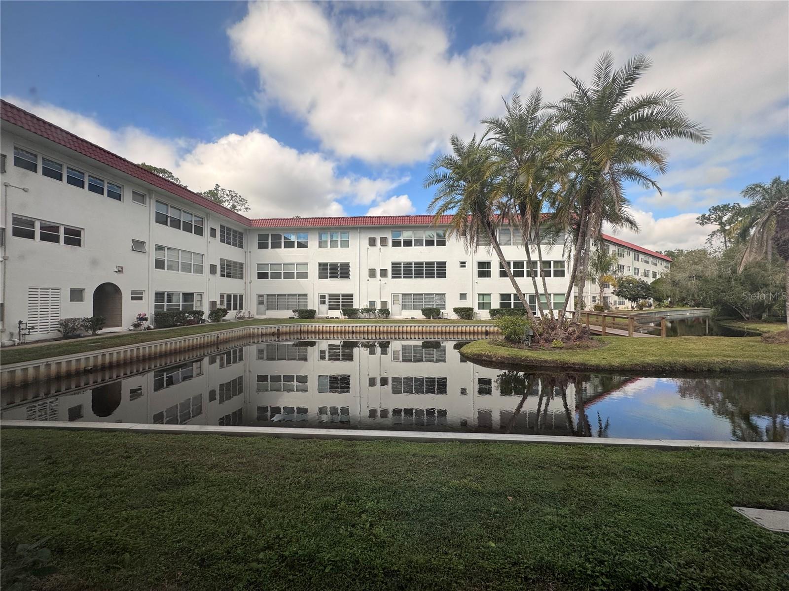 Image 2 of 16 For 100 El Camino Drive 111