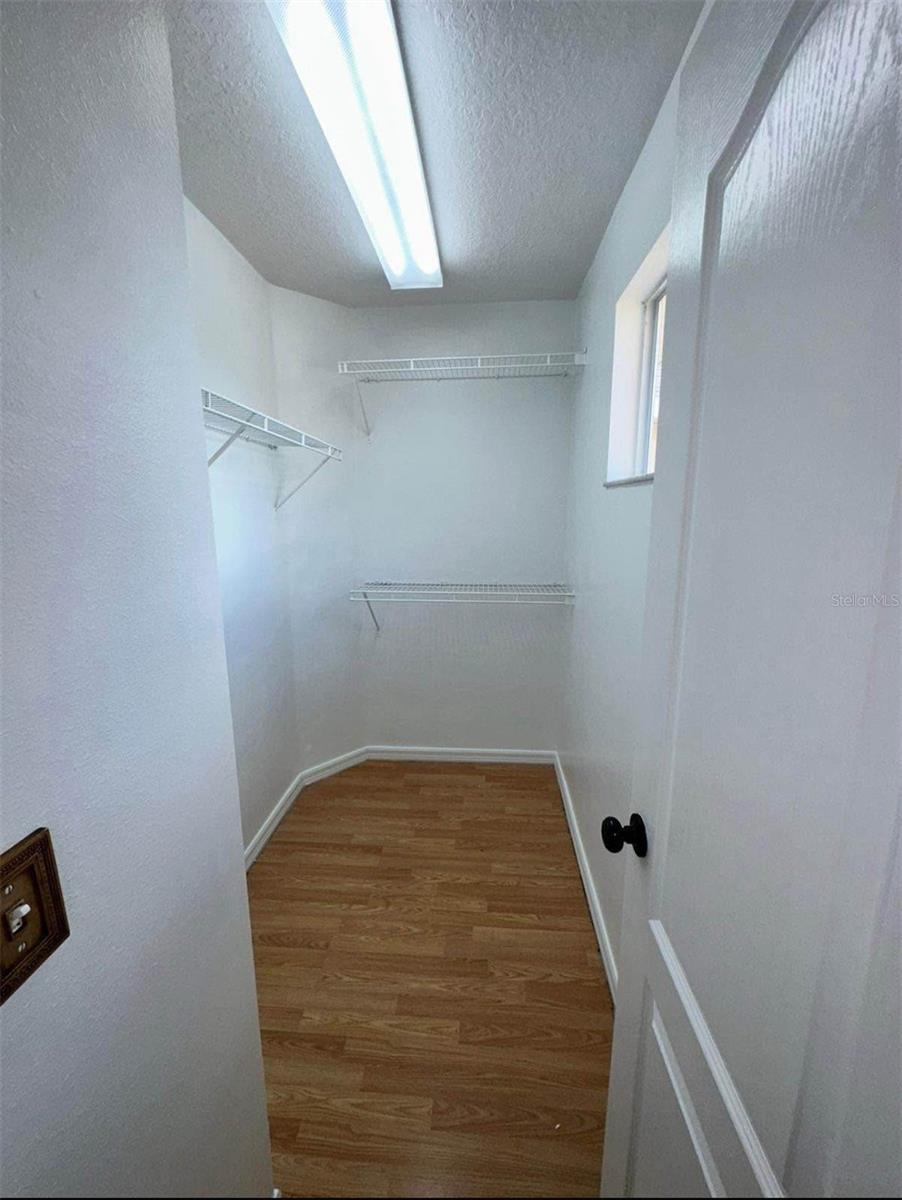 Image 15 of 21 For 8961 Iron Oak Avenue