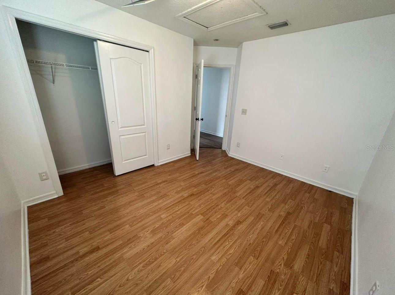 Image 8 of 21 For 8961 Iron Oak Avenue