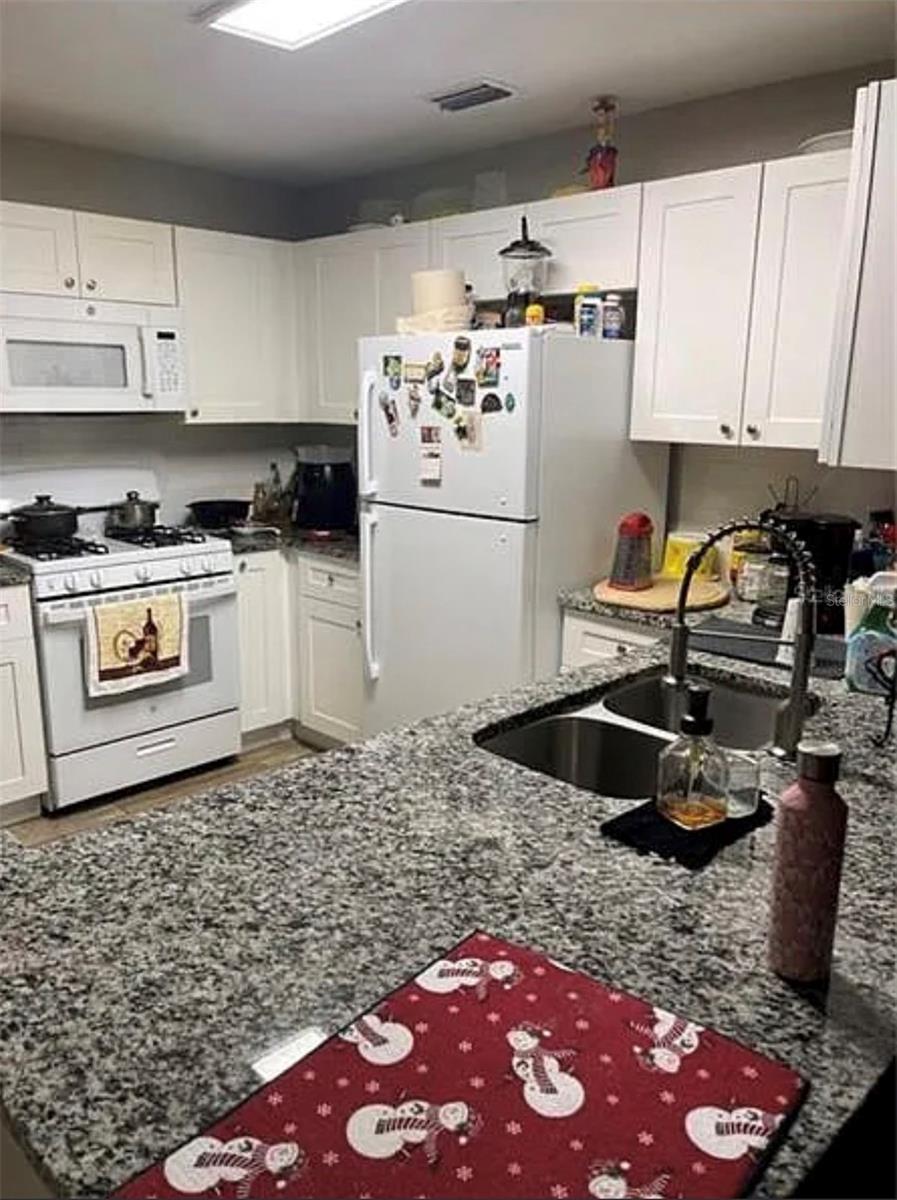 Image 4 of 5 For 1012 Stucki Terrace