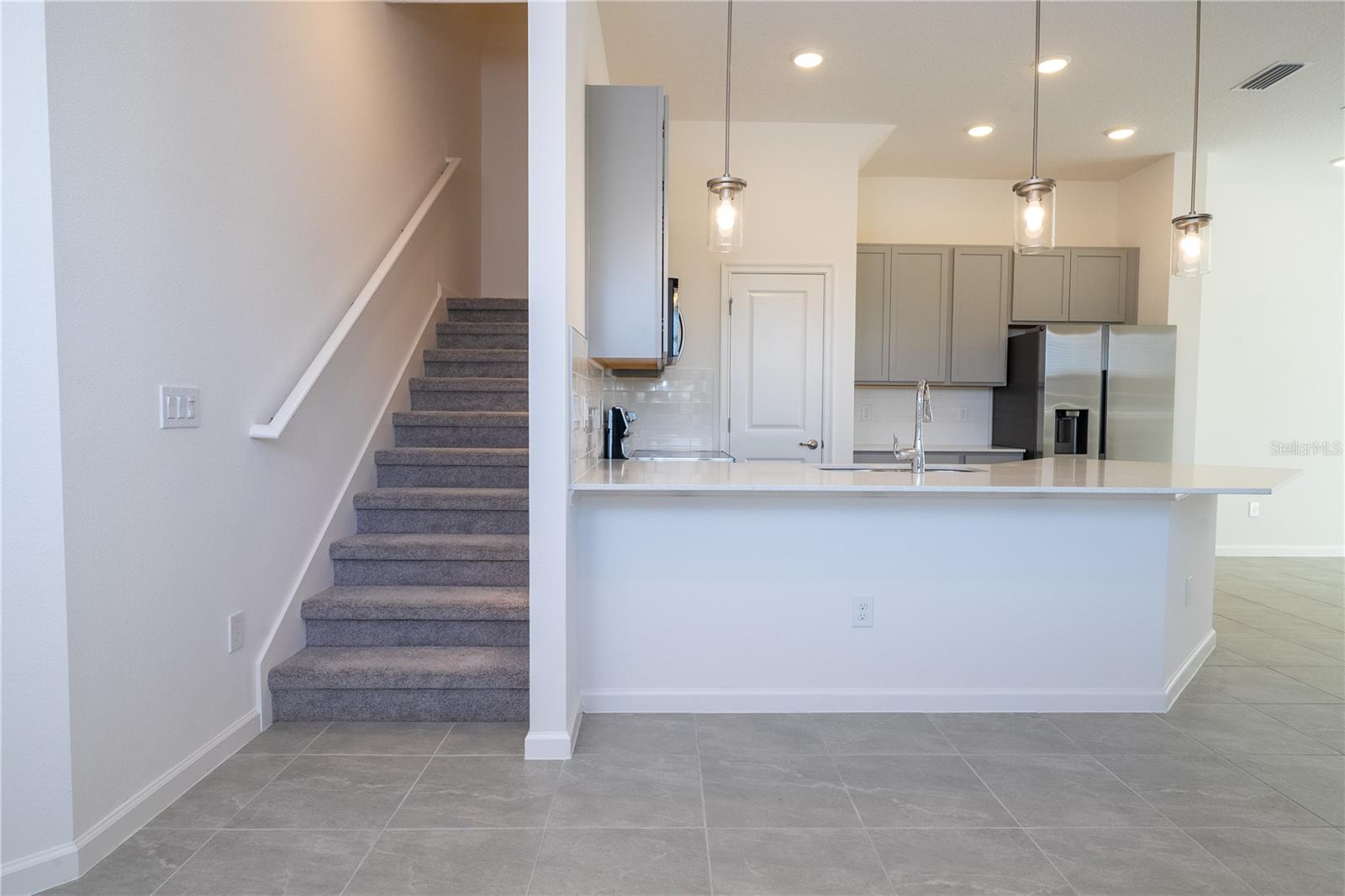 Image 11 of 85 For 10592 Ebb Tide Lane