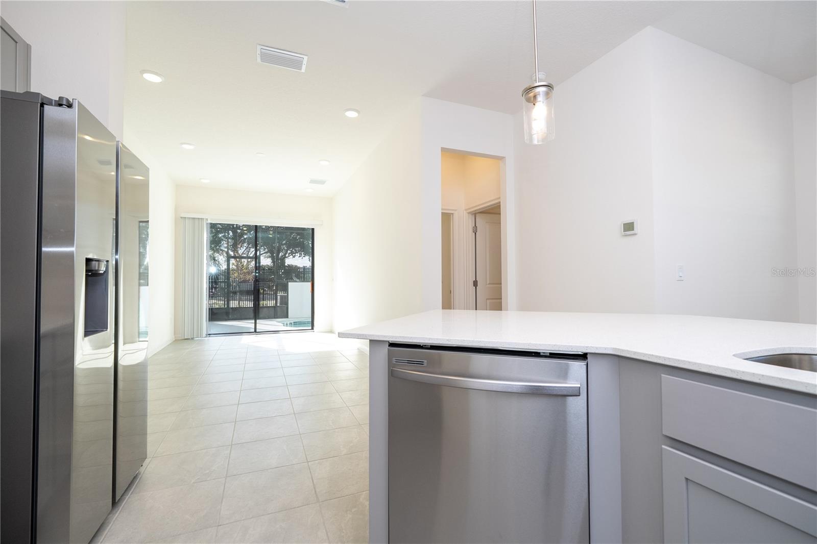 Image 19 of 85 For 10592 Ebb Tide Lane