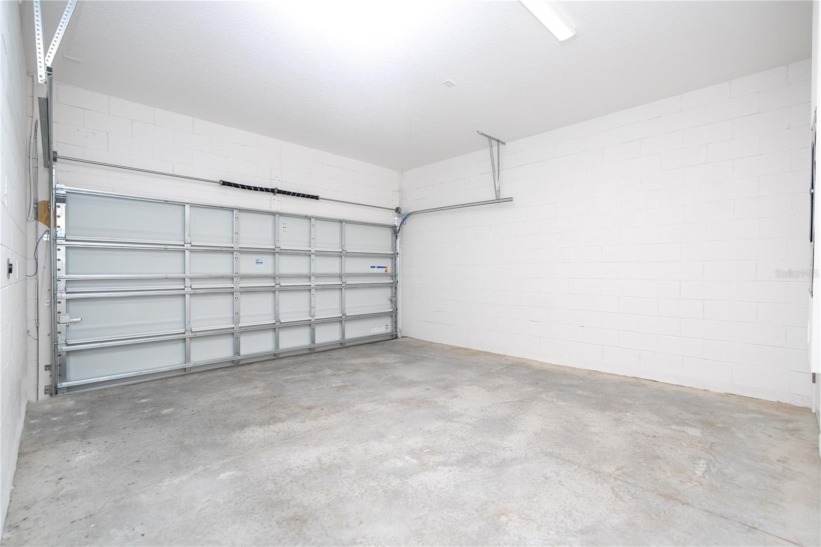 Image 35 of 85 For 10592 Ebb Tide Lane