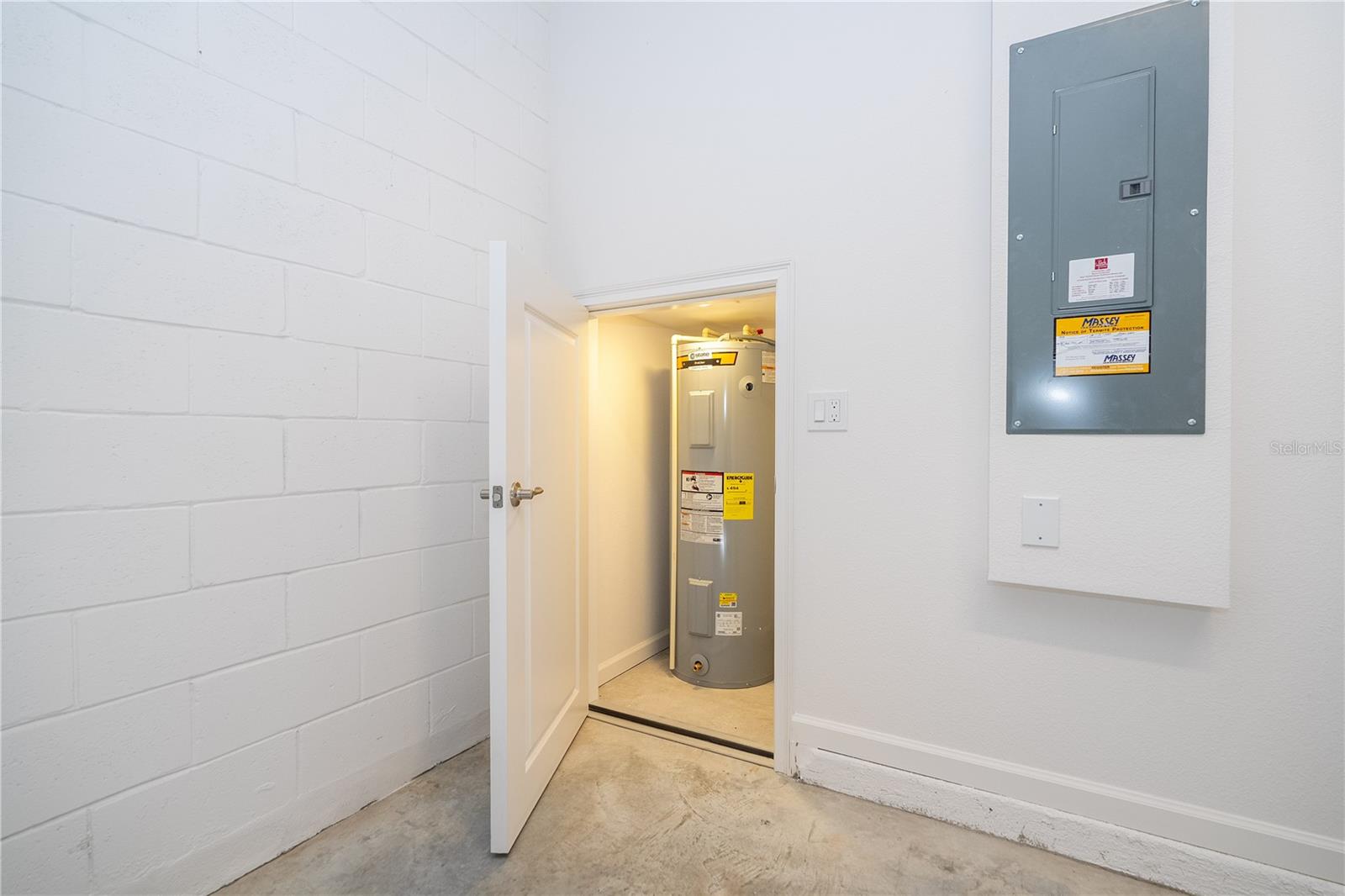 Image 38 of 85 For 10592 Ebb Tide Lane