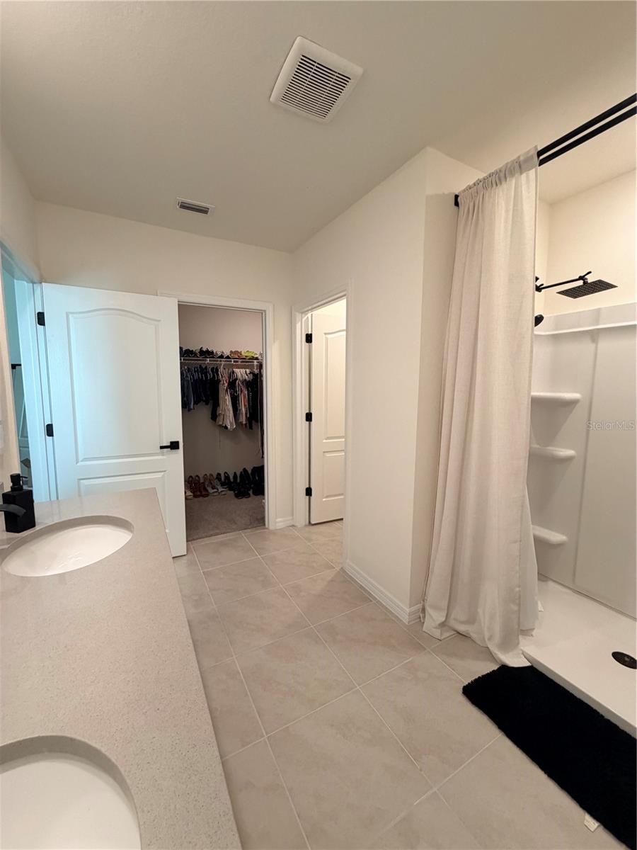 Image 12 of 20 For 929 Ambleside Drive