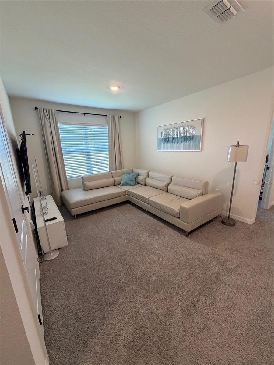 Image 14 of 20 For 929 Ambleside Drive