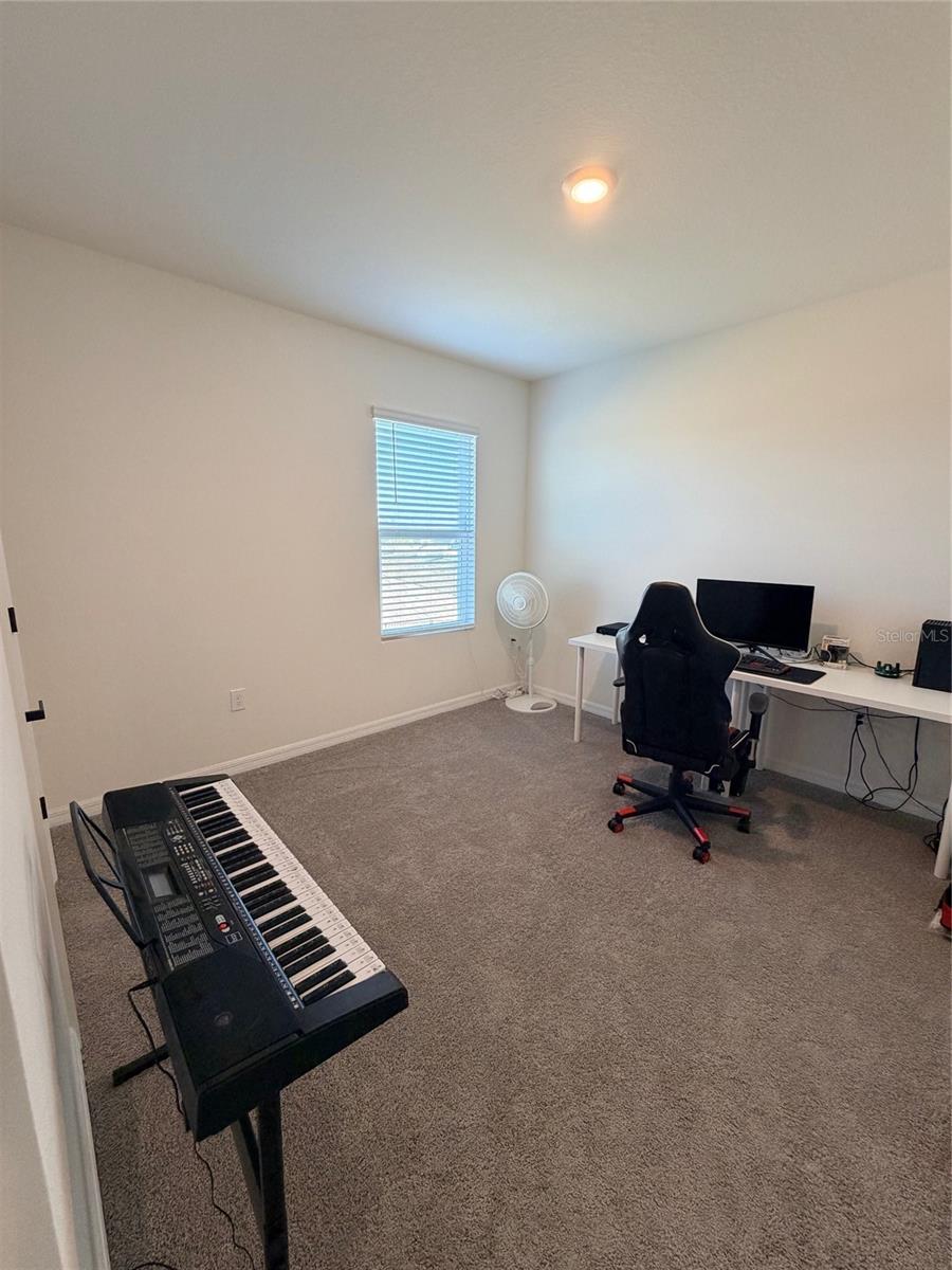 Image 16 of 20 For 929 Ambleside Drive