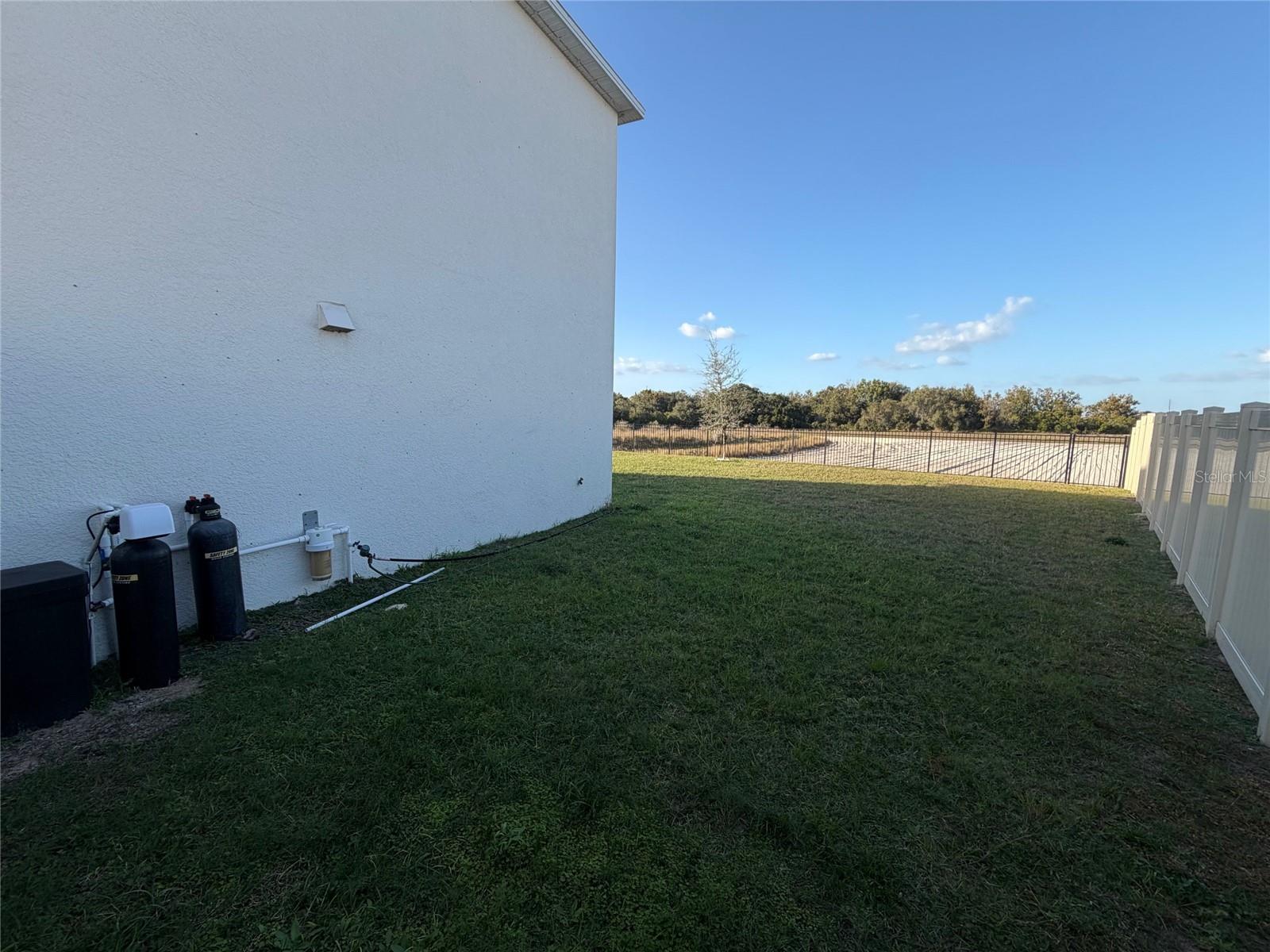 Image 17 of 20 For 929 Ambleside Drive