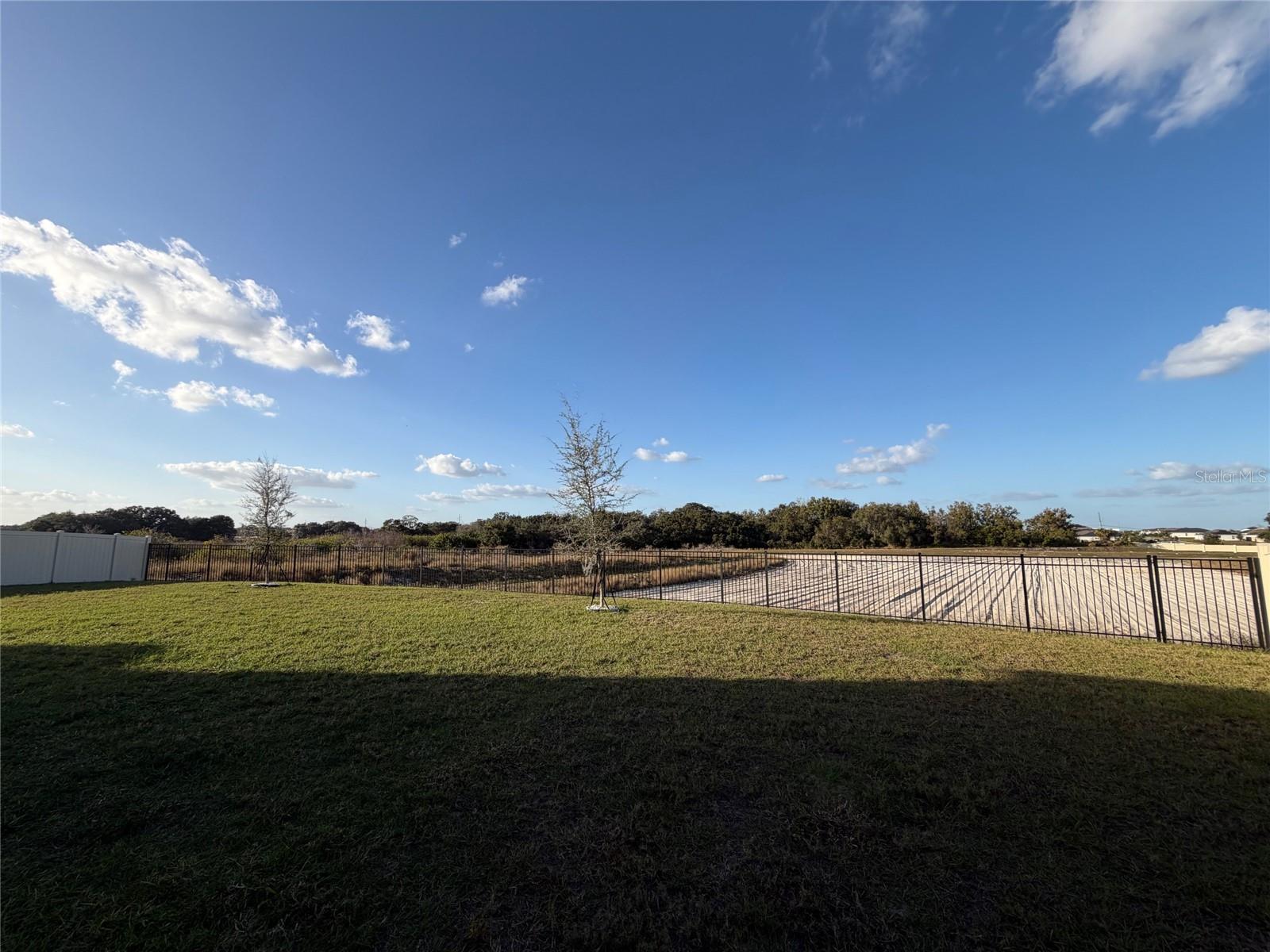 Image 18 of 20 For 929 Ambleside Drive