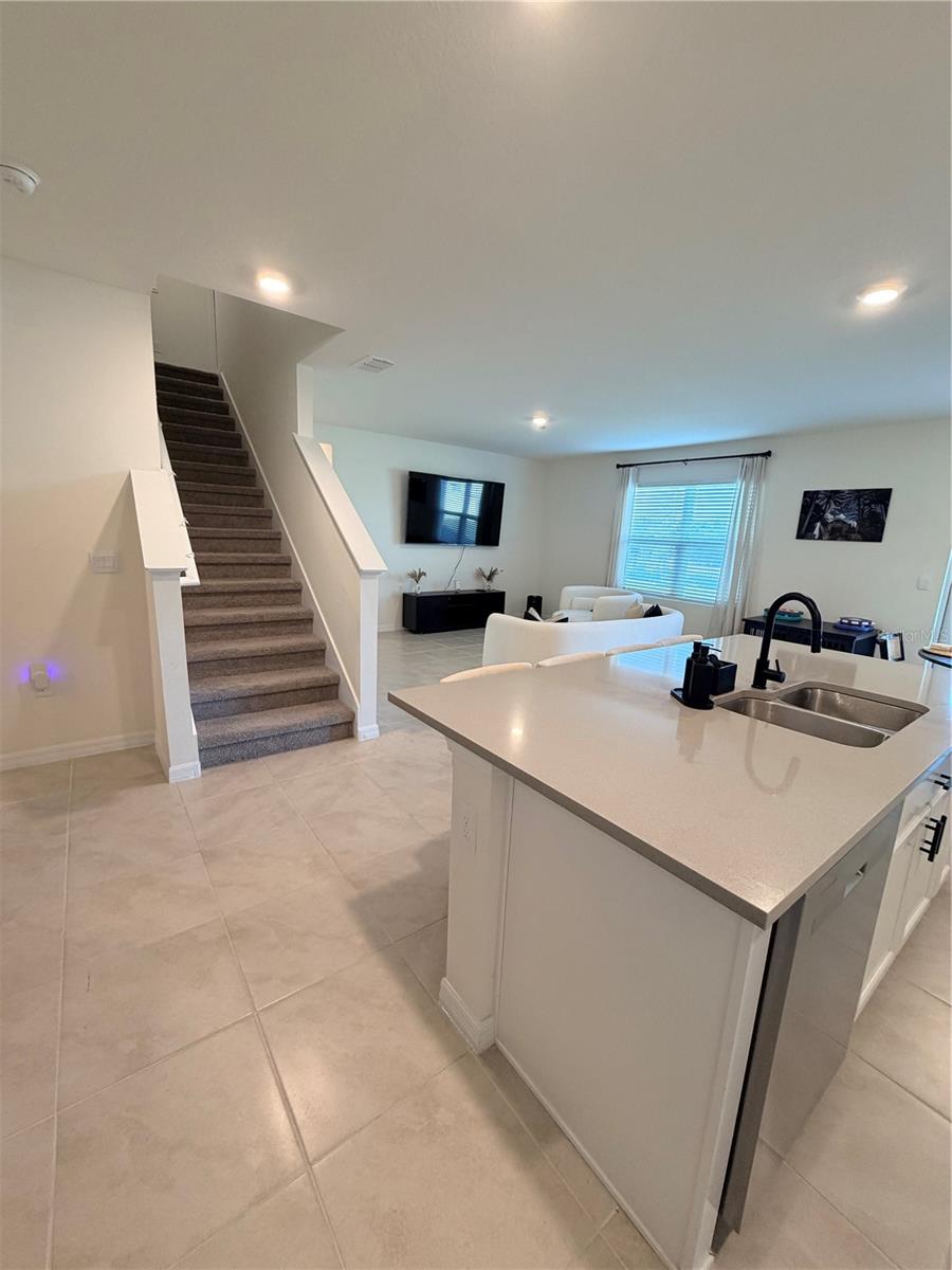 Image 3 of 20 For 929 Ambleside Drive