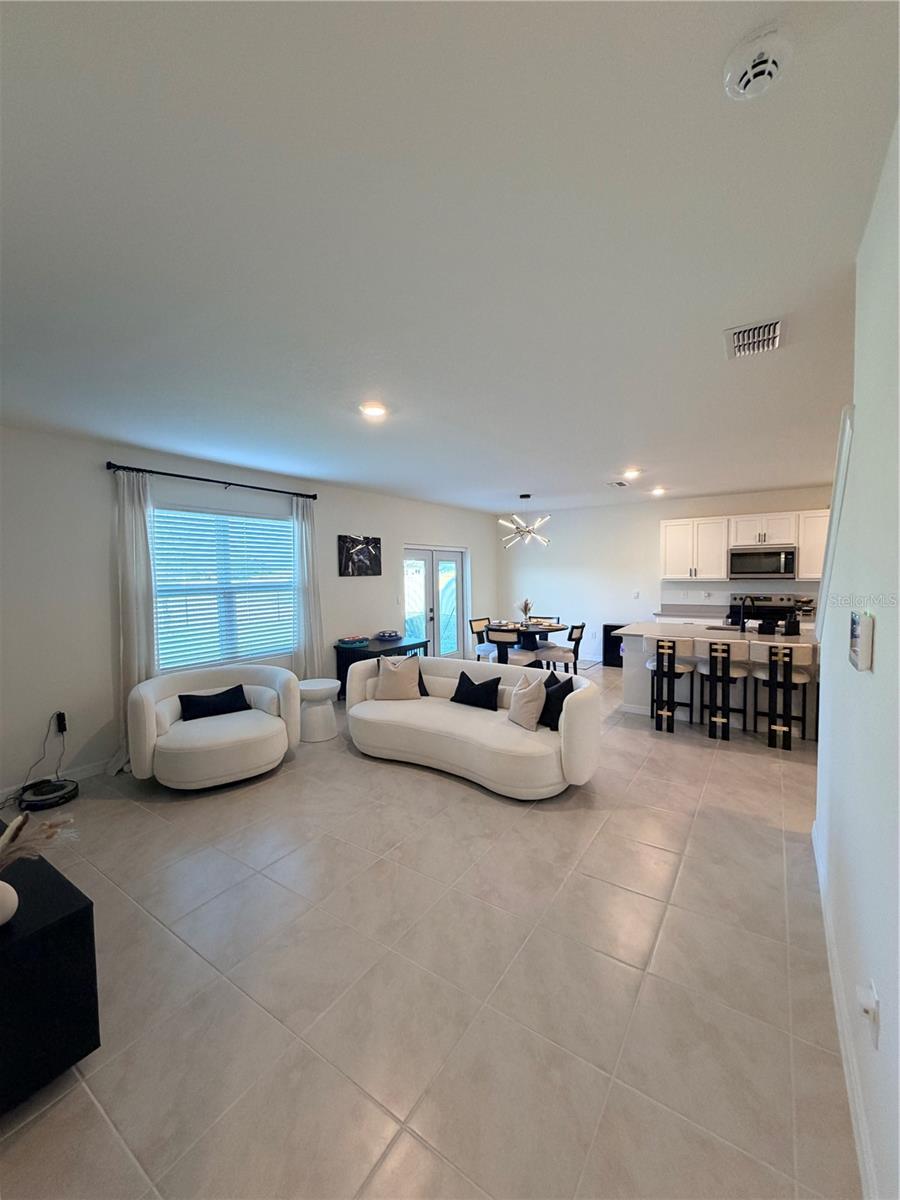 Image 6 of 20 For 929 Ambleside Drive