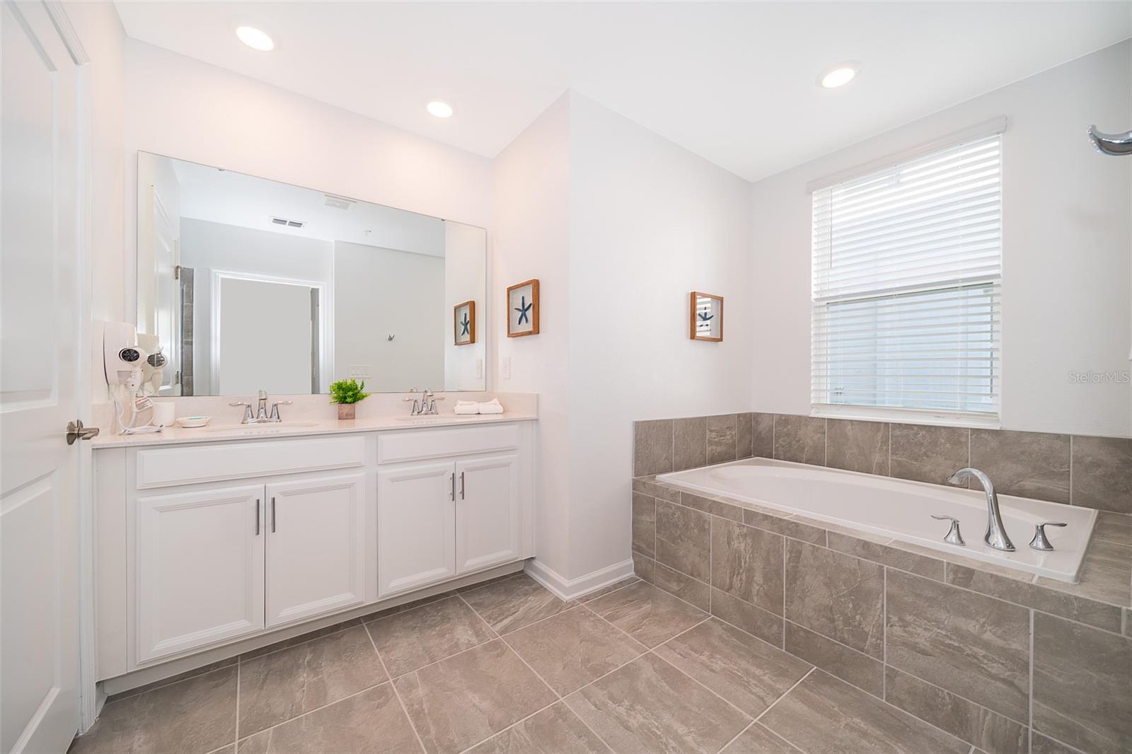 Image 15 of 31 For 8889 Cabot Cliffs Drive 101